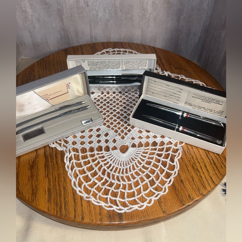 Lots of three vintage pen sets